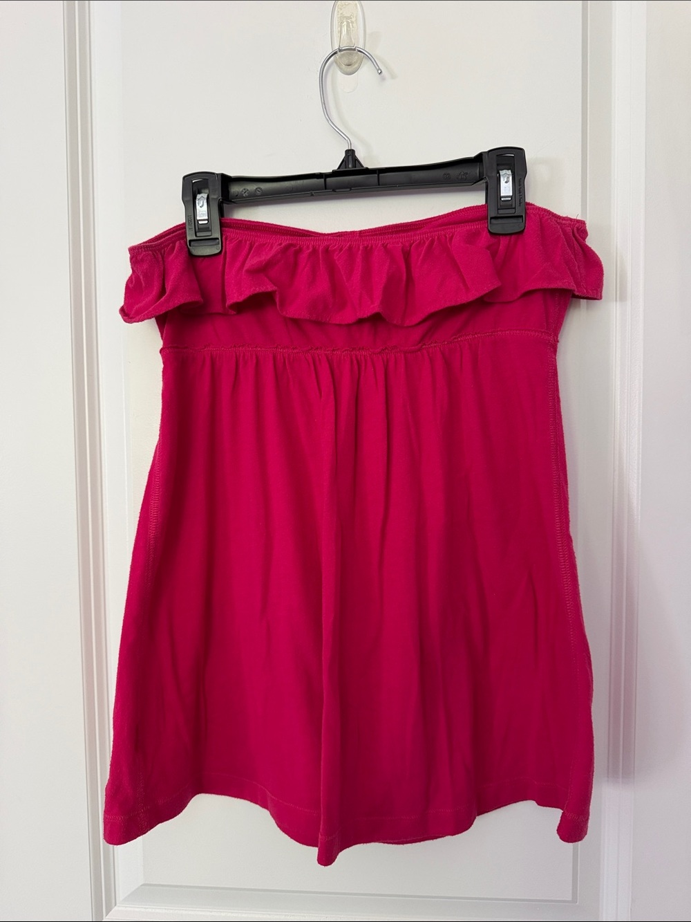 Hollister Fuchsia Ruffle Strapless Top - Picture 2 of 7